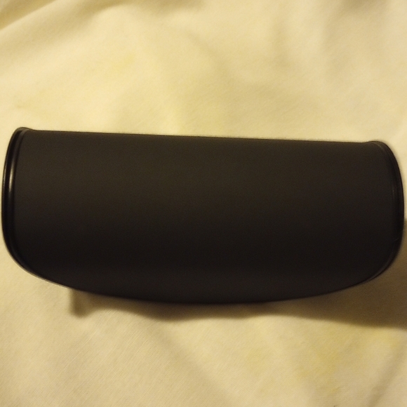 Armani Exchange Eye Glasses, Case Hard Case Clam Shell Rounded Sunglass Black - Picture 9 of 9